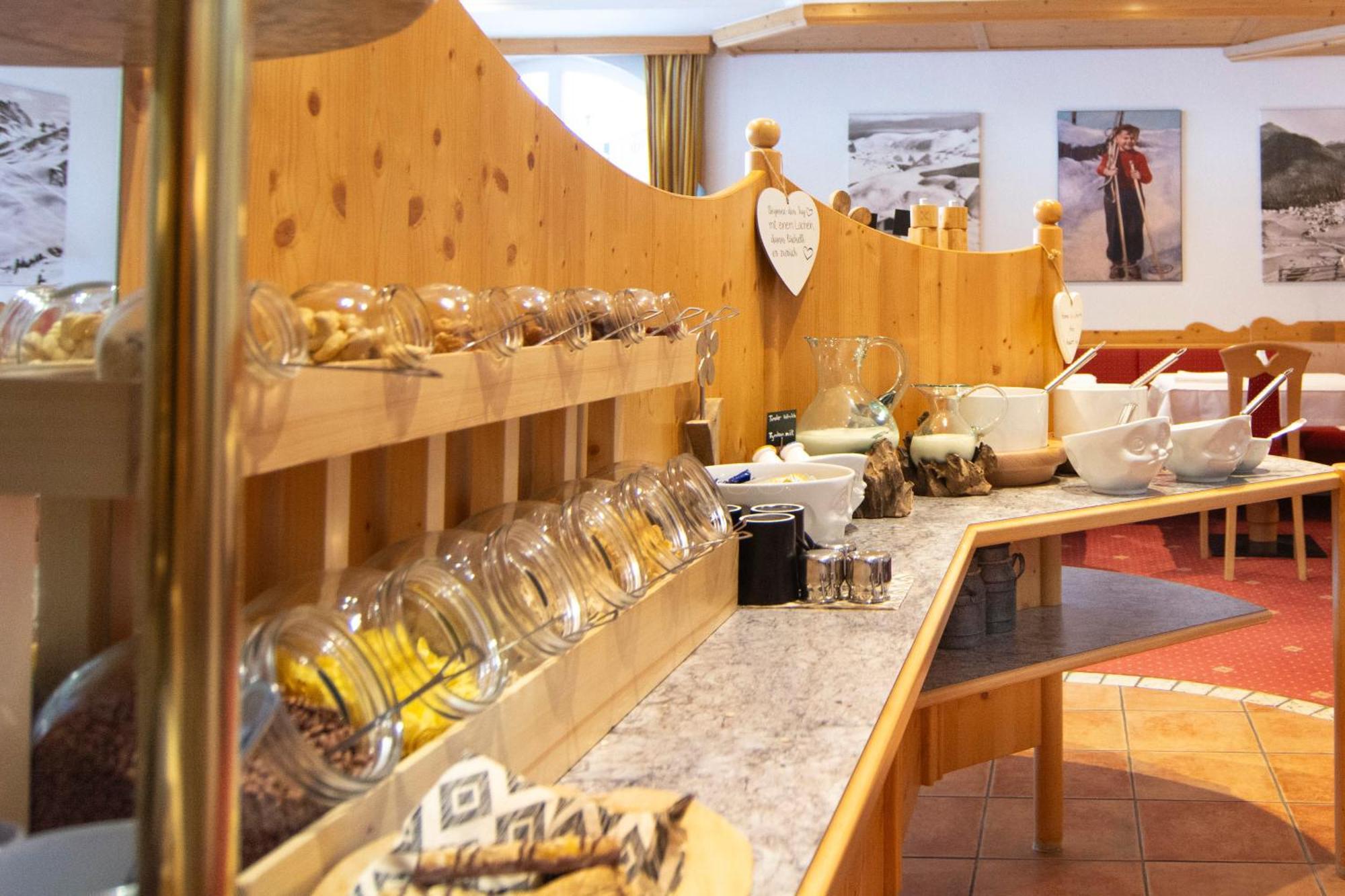 Hotel Garni Alpenhof Ischgl Eksteriør bilde