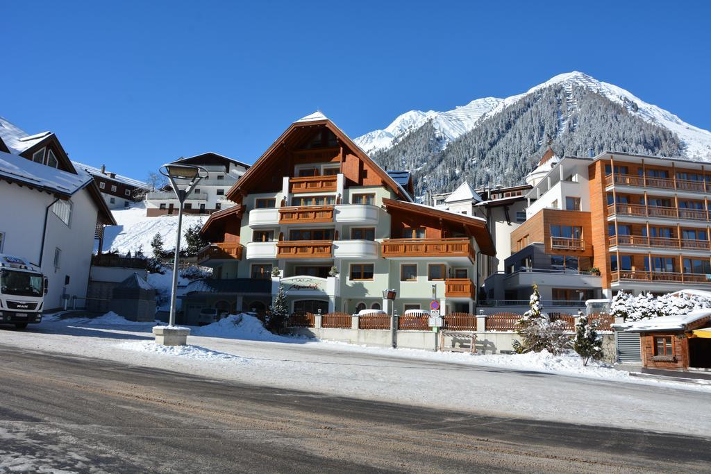 Hotel Garni Alpenhof Ischgl Eksteriør bilde